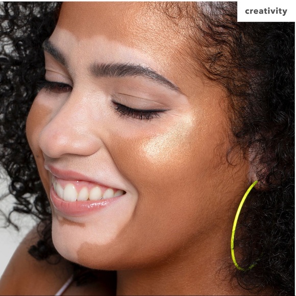 🔥 BECCA Ignite Liquified Light Highlighter in Creativity DISCONTINUED - Picture 9 of 9